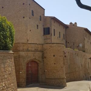 Castello di Castelfalfi (I beni tutelati)